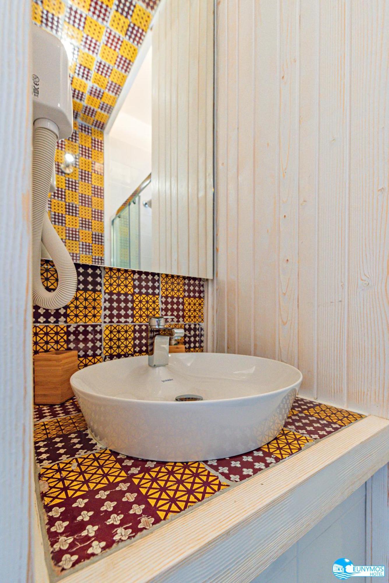 Eunymos Guest house